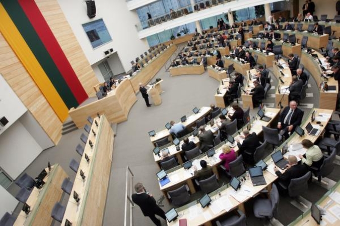 Po apkaltos į Seimą siūloma kandidatuoti po 8 metų