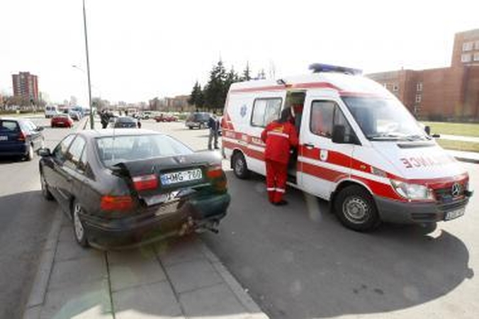 Dėl epilepsijos priepuolio sudaužytos keturios mašinos