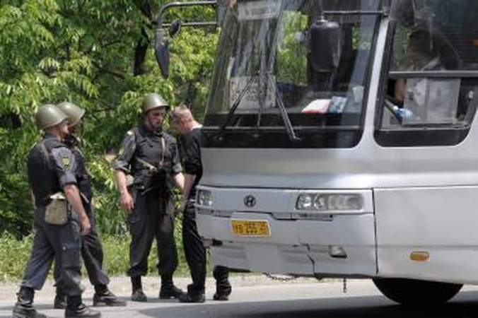 Rusijoje ieškomi „tautos keršytojai“, puldinėjantys milicininkus (papildyta)