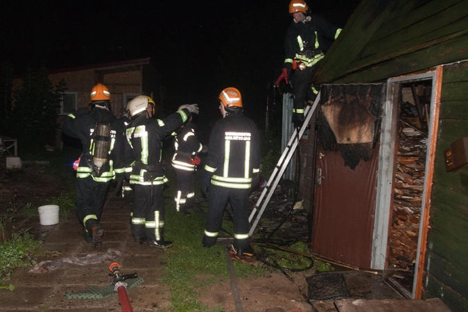 Dėl Žvėryne kilusio gaisro buvo uždaryta gatvė