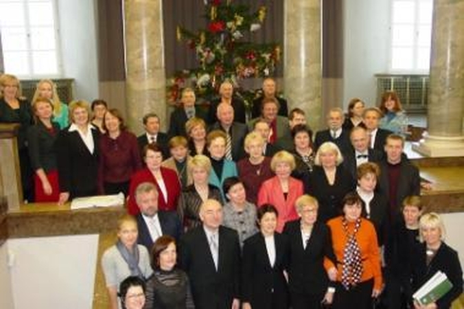 Metų mokytojo premijos - penkiems geriausiems 2009 m. mokytojams