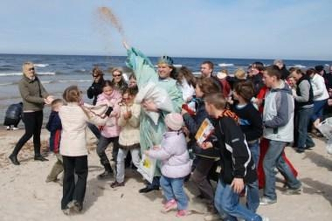Gintarinis savaitgalis: Palangoje išbarstys 50 kg gintaro