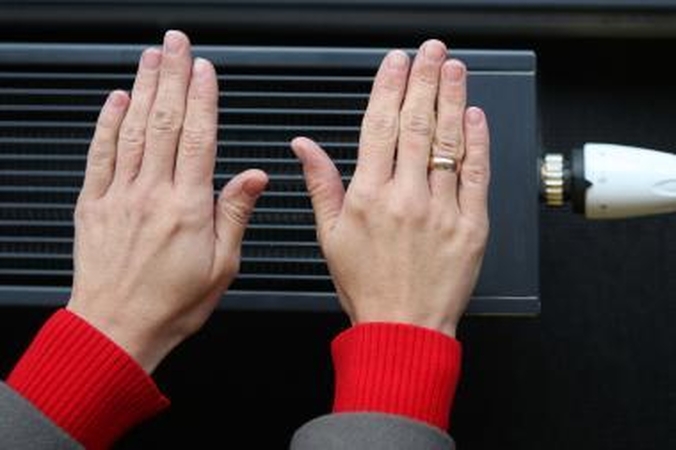 Redakcijos žvilgsnis: kodėl energetikai apgaudinėja miestiečius?