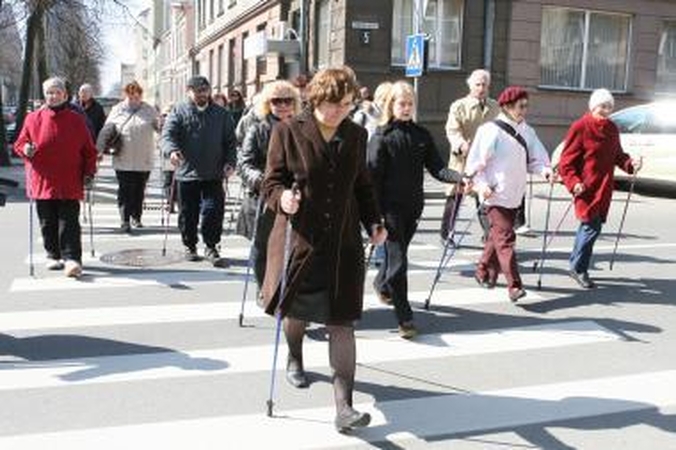 Daugėja šiaurietiško vaikščiojimo entuziastų