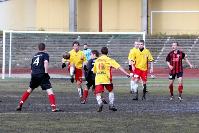 Klaipėdos centrinio stadiono veja pašiurpino vadovus