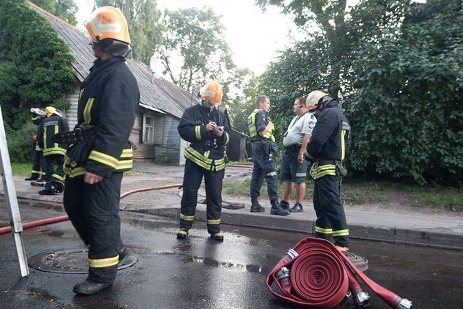 Žvėryne degė dar vienas medinis namas