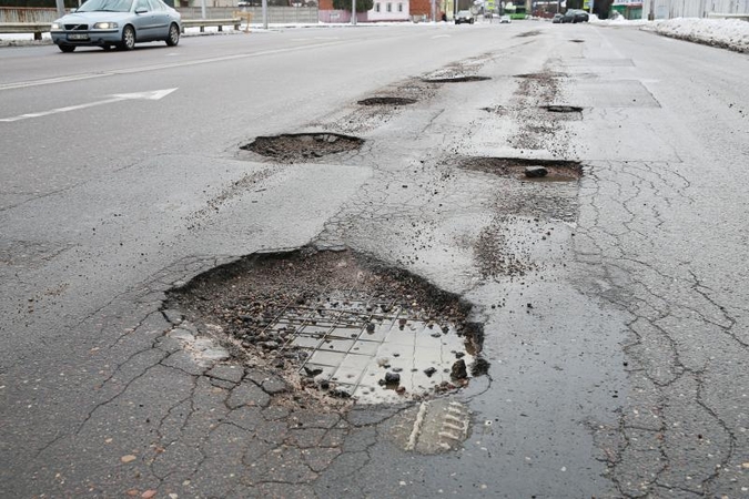 Vilniaus gatvės be duobių – misija neįmanoma