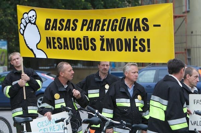 Pareigūnų profsąjungos rengia mitingą ir bado akciją