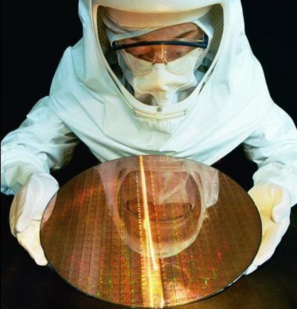 "Intel" uždarys keturias procesorių gamyklas