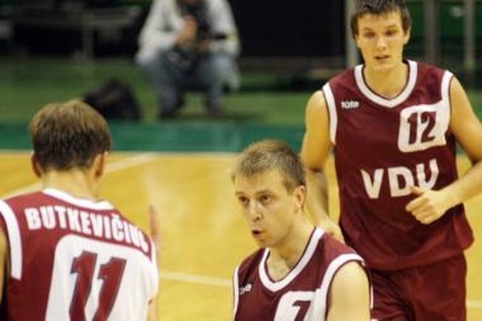 VDU grįžta į pergalių kelią