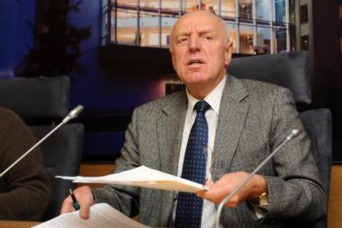 Prieš frakcijos valią balsavęs Seimo narys ginasi Konstitucija