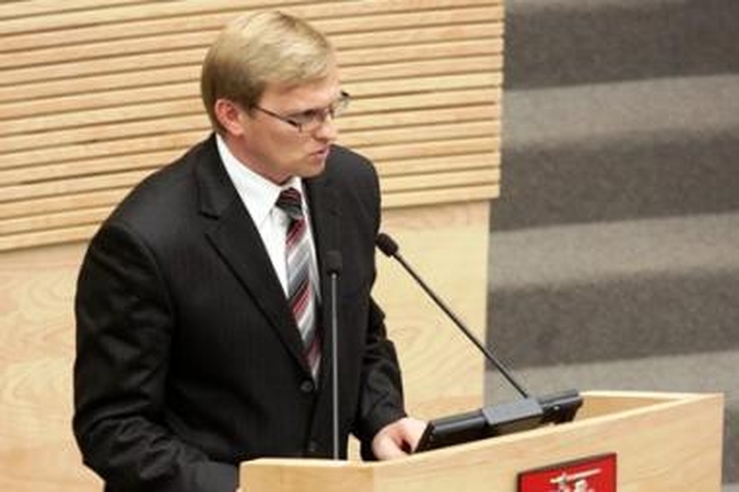 Dviems teisėjams prokurorai nori pareikšti įtarimus
