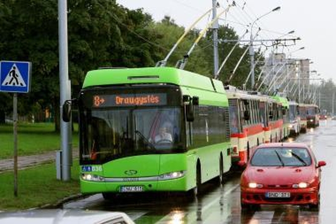 Troleibuso vairuotojo atlyginimas - apie 1989 litai „į rankas“