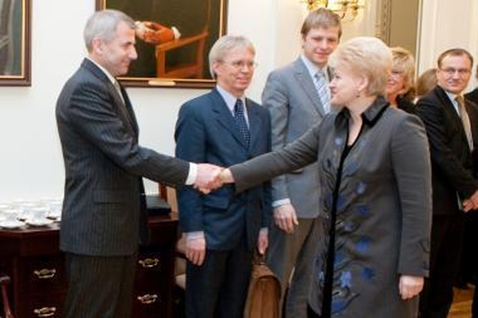 V.Ušackas dar nekeičiamas, bet pakeitimai Vyriausybėje galimi