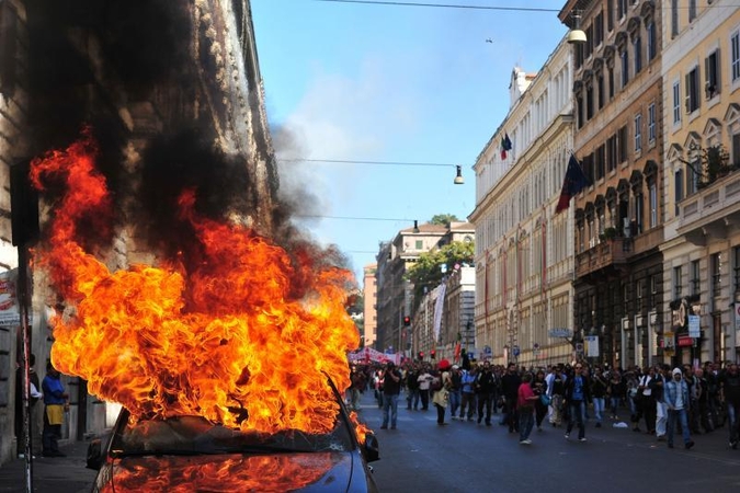 Romoje per riaušes nukentėjo daugiau kaip 70 žmonių