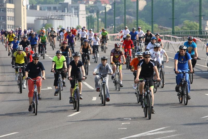 Kaune sekmadienį surengtas dviračių maratonas