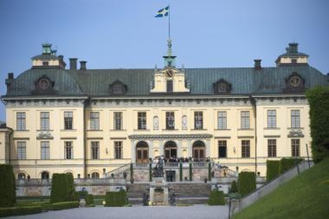 Švedijos karališkąją šeimą gaubia ir korupcijos šešėlis