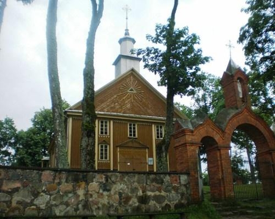 Po gaisro Labanoro bažnyčioje likę daiktai tapo paveikslais