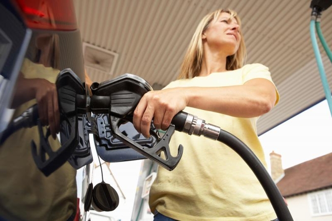 Baltarusija: benzinas per dieną pabrango 20 proc.