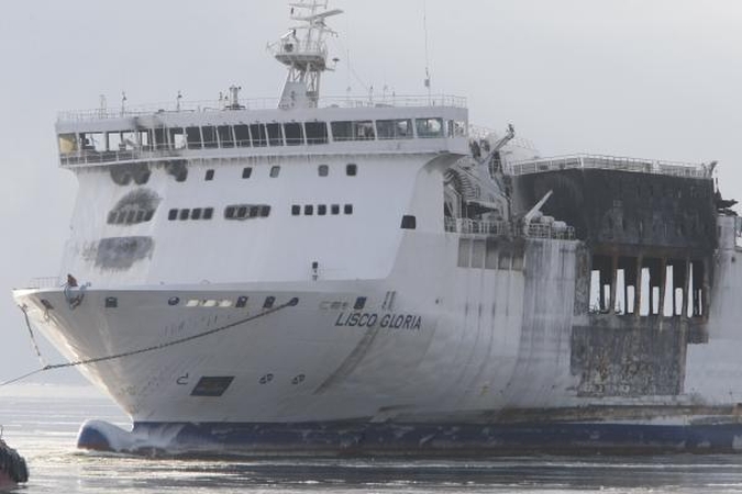Vakarų laivų gamykla atstatys sudegusį keltą "Lisco Gloria" 