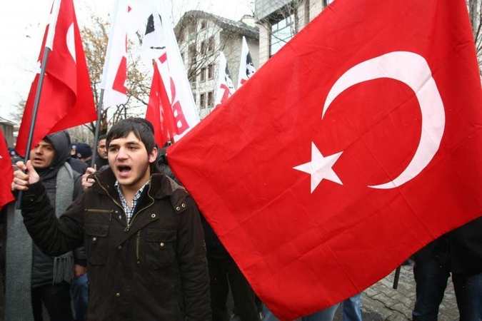 85 sirų kariai, tarp jų - generolas, pabėgo į Turkiją