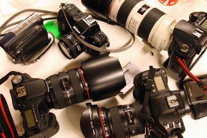„Canon“ ruošia kompaktiškus fotoaparatus su keičiama optika