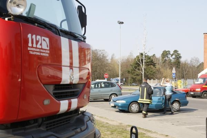 Prie „Studlendo“ užsidegė automobilis