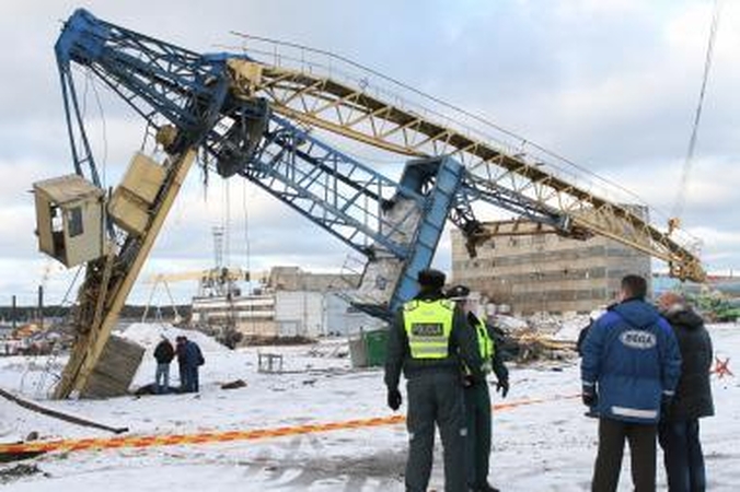 Tragedija Klaipėdoje: nuvirtus kranui žuvo darbininkas, kitas sužeistas (papildyta)