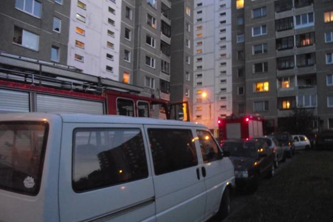 Ugniagesiai skubėjo gesinti svylančio puodo