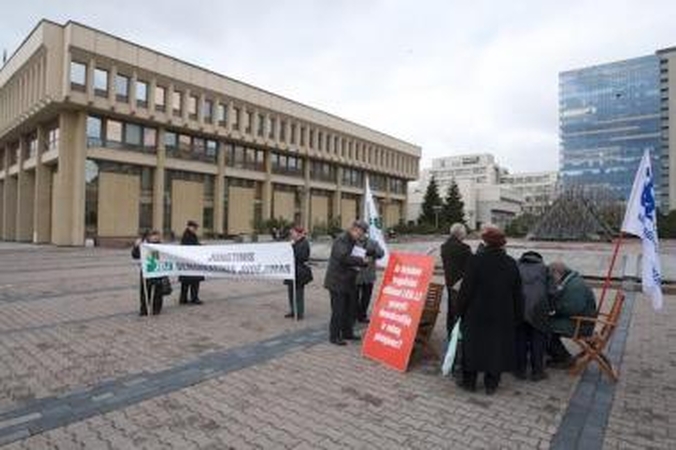 Seimas ėmėsi pasiūlymo naikinti „Leo LT“