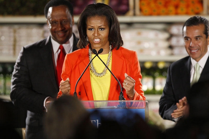 Michelle vėl bando paskleisti B.Obamos kerus
