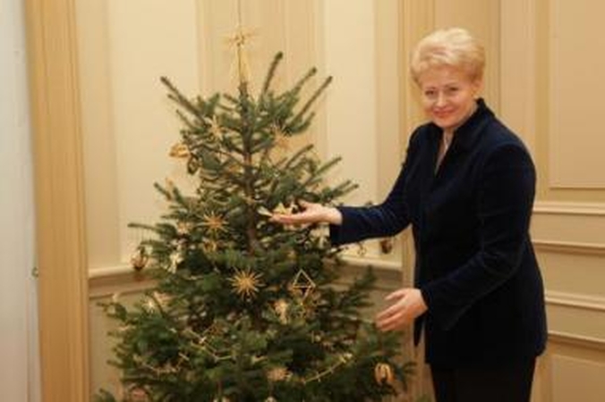 Prezidentės šventinis sveikinimas: palaikykime vieni kitus