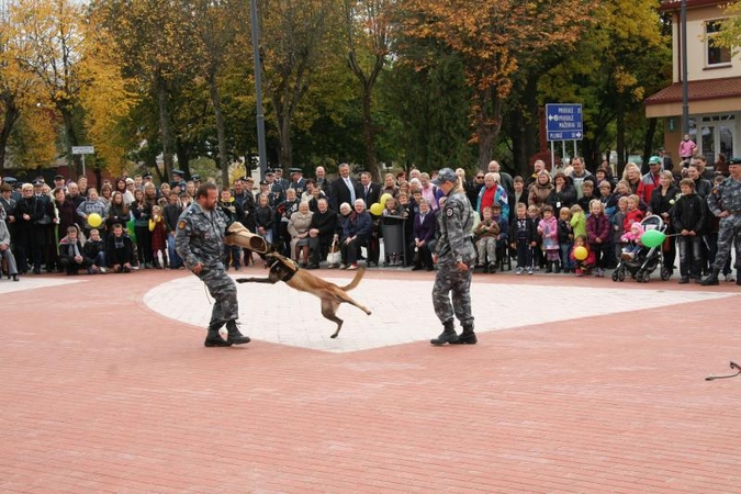 Skuodo miestelio gatves užtvindė policijos pareigūnai 