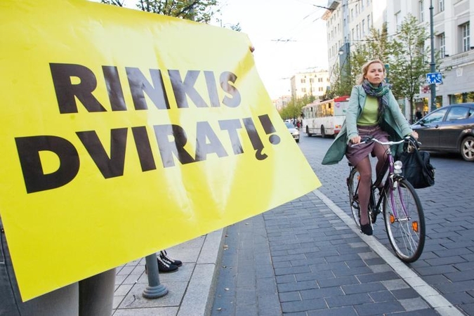 Automobilis, dviratis, autobusas ar bėgikas - kuris greičiau