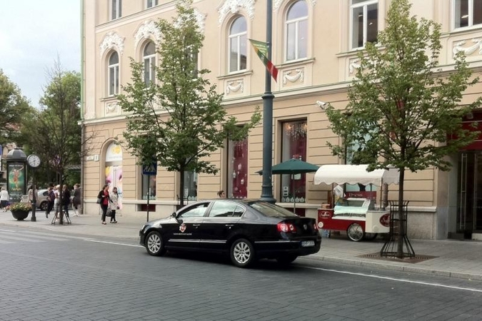 Kauno mero vairuotojas Vilniuje rizikavo būti sutraiškytas šarvuočiu