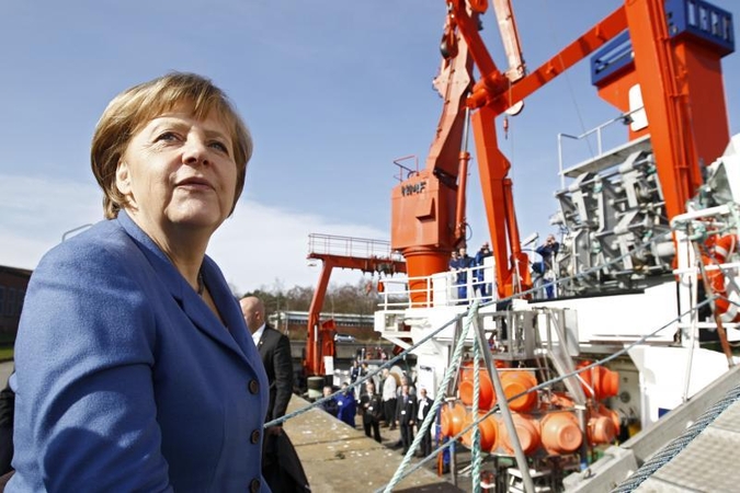 Galingiausių pasaulio moterų sąrašo viršūnėje – A.Merkel ir H.Clinton