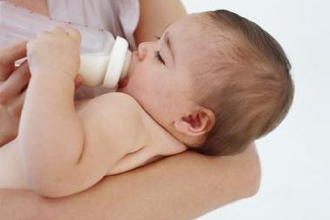 Mamos siūlo fiksuotą dalį motinystės išmokų mokėti iš valstybės biudžeto