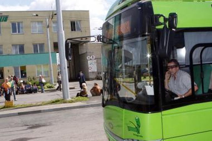 Dalis „Autrolio“ vairuotojų sutinka su mažesniais atlyginimais (papildyta)