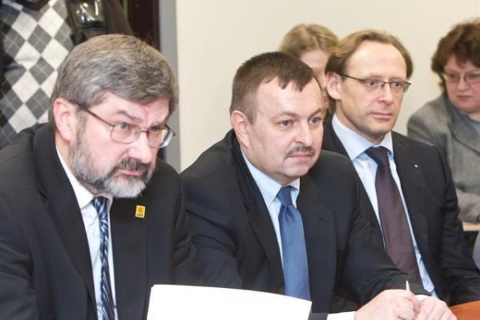 Vilniaus taryba spręs, ar versti merą V.Navicką ir vicemerą G.Babravičių