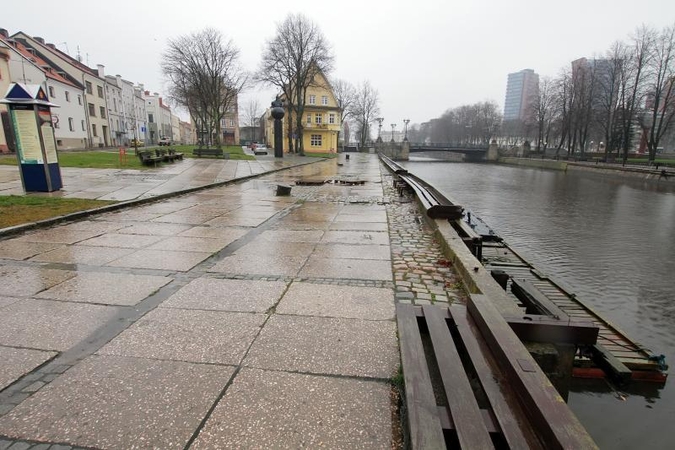 „Meridiano“ atnaujinimo darbai įsibėgėja: burlaivis liko be stiebų