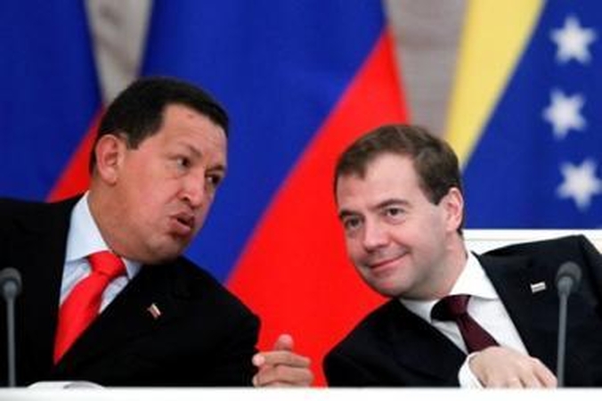 Hugo Chavezas raudona "Lada" važiavo per Maskvą