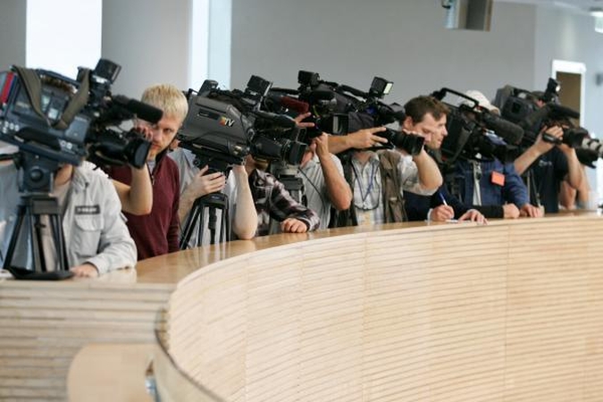 Dėl neva išjunginėjamų mikrofonų opozicija paliko Seimo salę