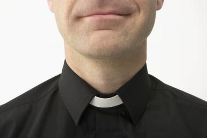 Du trečdaliai lietuvių norėtų matyti vedusius kunigus