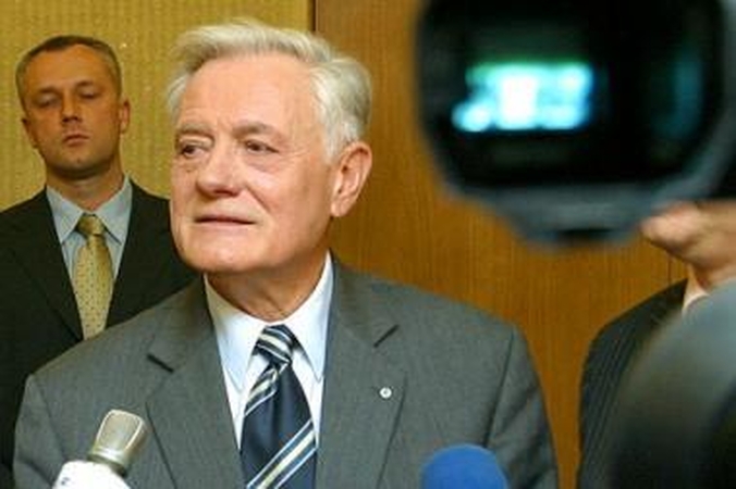 V.Adamkus apie „Leo LT“ ardymą: jokių formavimų, jokių kalbų
