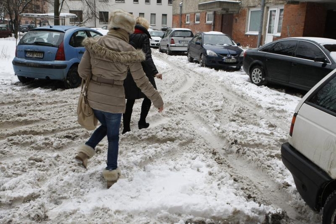 Neišbrendamų kiemų valytojams Klaipėdoje – baudos