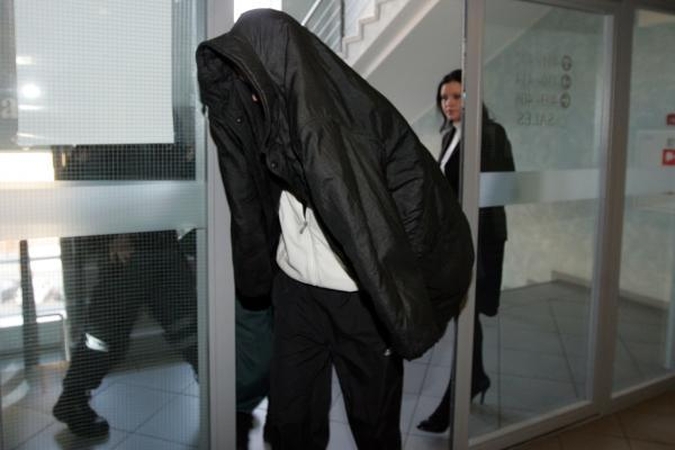 Pareigūnai sulaikė trečią juvelyrinės parduotuvės plėšiką