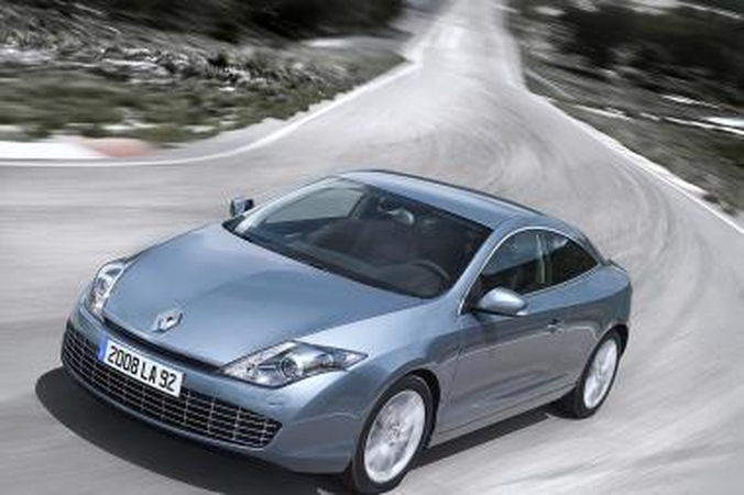 Pasirodė „Renault Laguna" kupė versija