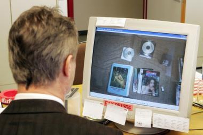 Studentas Kaune platino vaikų pornografines nuotraukas