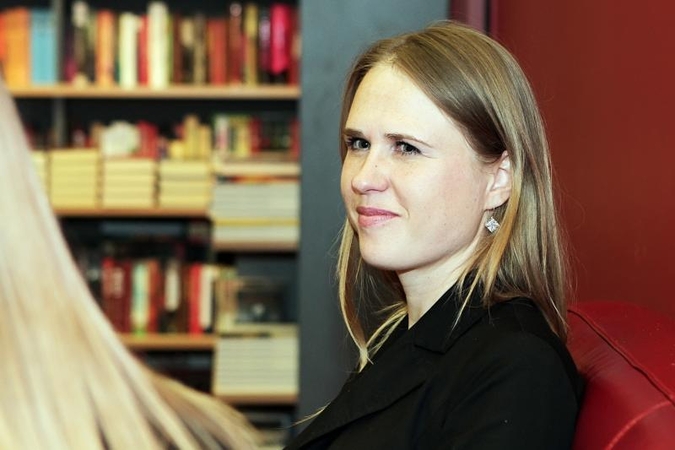 G.Bružienė pristatė žolelių arbata, saule ir meile dvelkiantį romaną