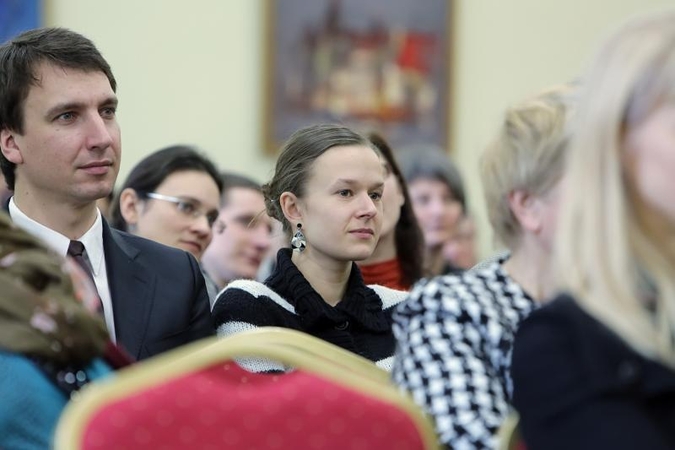 Pagal aukštąjį išsilavinimą turinčių 30-mečių skaičių - ketvirti ES